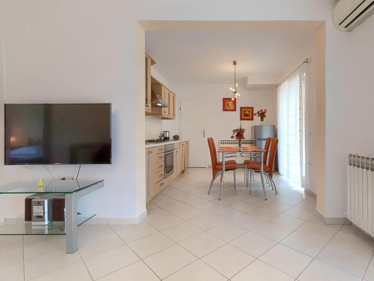 Apartment Macini - ROJ466 Žminj Esterno foto